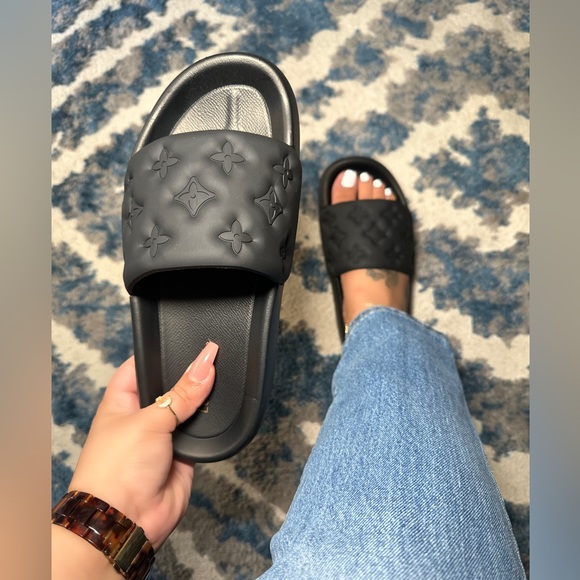 NWT!! BLACK FLAT SLIPON SLIDE SANDAL - Picture 3 of 5